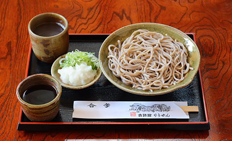 Buckwheat with grated daikon radish