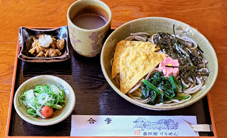 Buckwheat topped with fried tofu